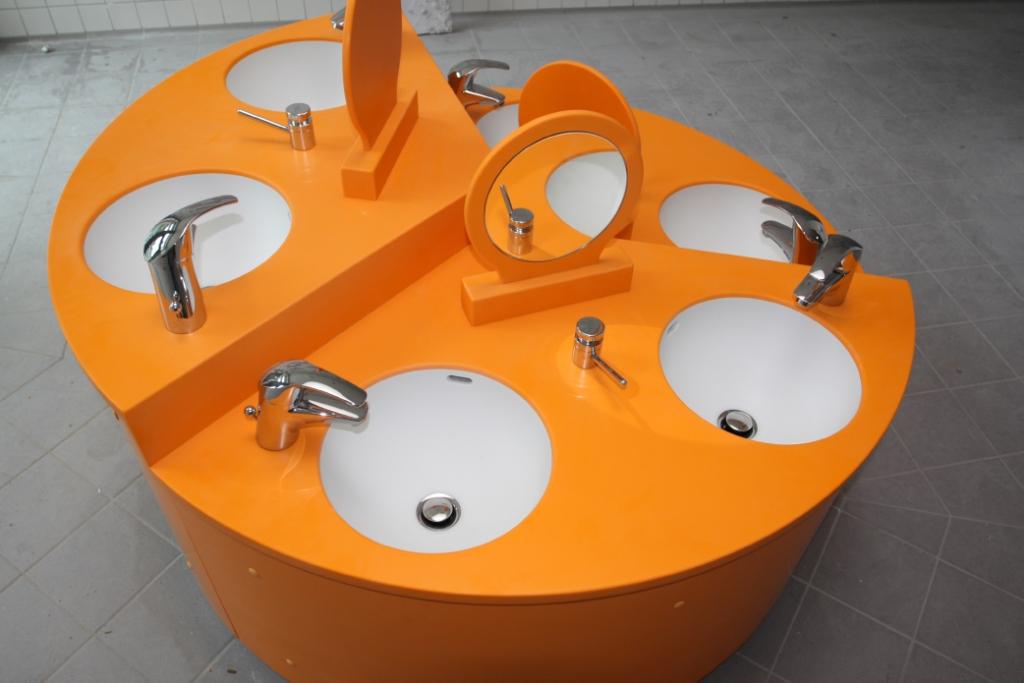 Waschrinne mit 6 Waschplätzen für Kita + Kiga