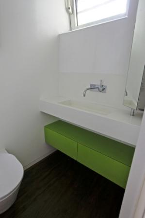Waschbecken asymmetrisch